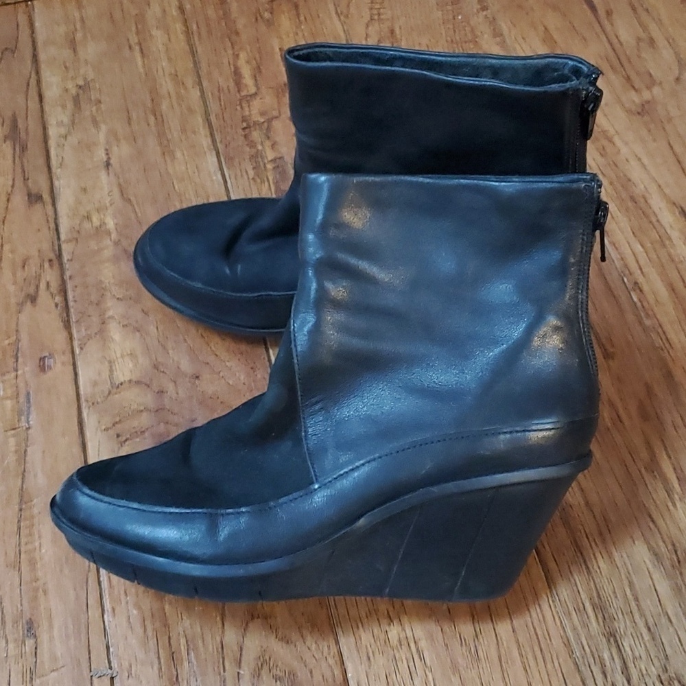 Camper Alicante wedge zip up black wedge boots